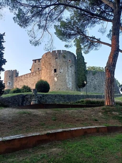 Appartamento Bonbon, Centro Storico Con Parcheggio Гориция Экстерьер фото
